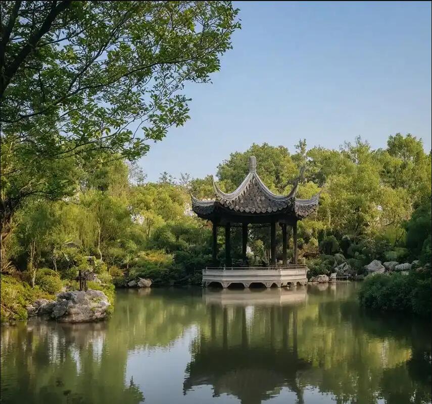 鹤城区醉薇餐饮有限公司