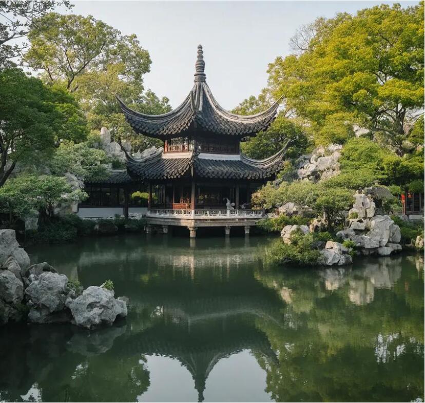 鹤城区醉薇餐饮有限公司